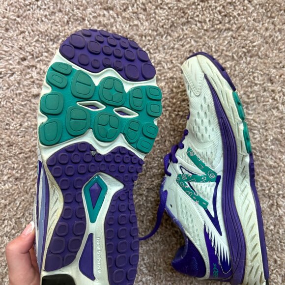 RunDisney New Balance 880V6 Mad Tea Party Sneakers - Picture 6 of 11